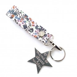 Llavero tira flores + estrella personalizada