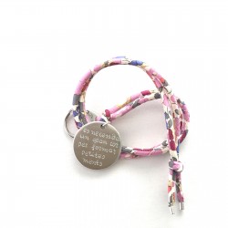 Cuelgatodo flores + chapa redonda grande personalizada