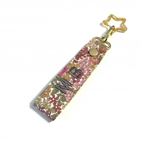 Llavero personalizado iniciales + anilla estrella